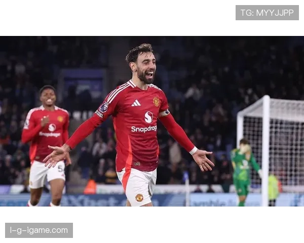 B费中场调度表现出色,助力球队掌控比赛节奏 B费中场调度表现出色,助力球队掌控比赛节奏