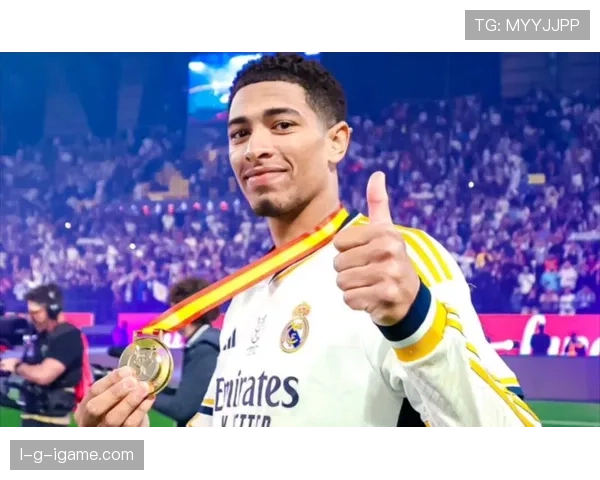 贝林厄姆荣膺FIFPRO世界十一人，树立年轻球员新标杆