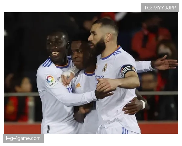 特里皮尔vs维尼修斯:速度型边锋的防守应对策略解析 特里皮尔vs维尼修斯:速度型边锋的防守应对策略解析