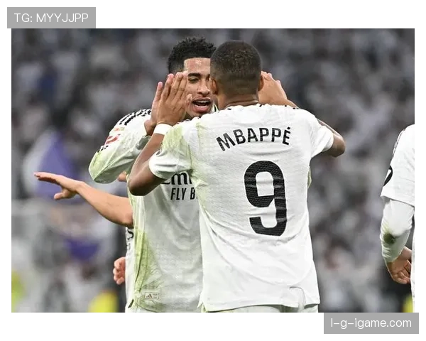 皇马防线频频崩盘问题显现，目前阶段战术漏洞与人员失控对球队表现造成影响